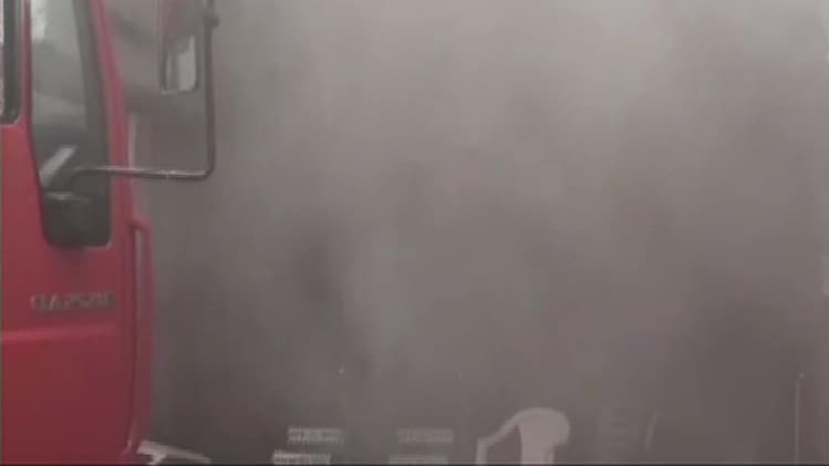 शॉपिंग सेंटर में लगी भीषण आग (फोटो-ANI)