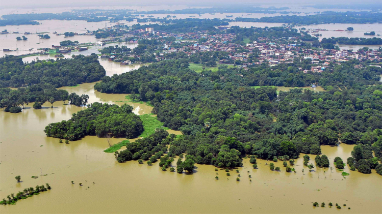 Bihar Flood, Heavy Rain Alert, बिहार में बाढ़ से तबाही (दरभंगा की तस्वीर, साभार- PTI)