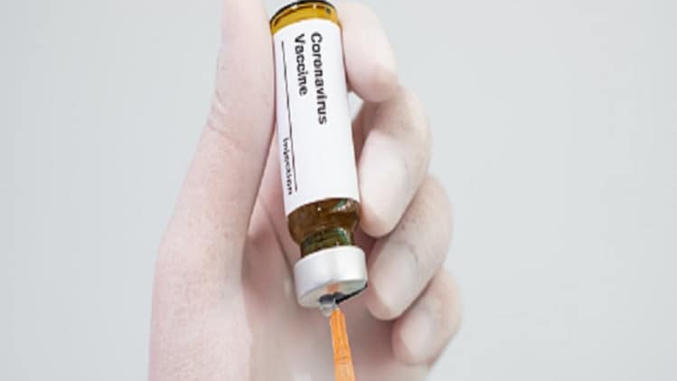  एम्स दिल्ली में वैक्सीन COVAXIN का ह्यूमन ट्रायल शुरू होगा (फाइल फोटो-Getty Images)