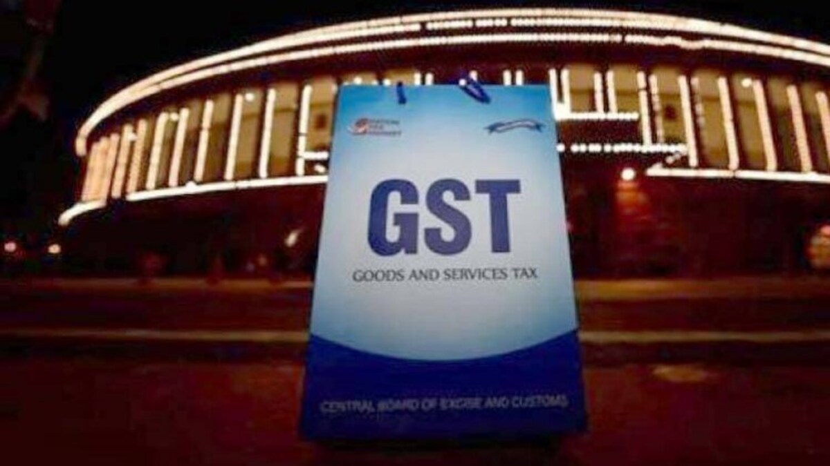 पटरी पर लौट रही देश की इकोनॉमी! जून में 90 हजार करोड़ के पार हुआ GST कलेक्शन - signs of green shoots economy gross gst revenue collected 2020 june 90917 crore rupees tutk - AajTak