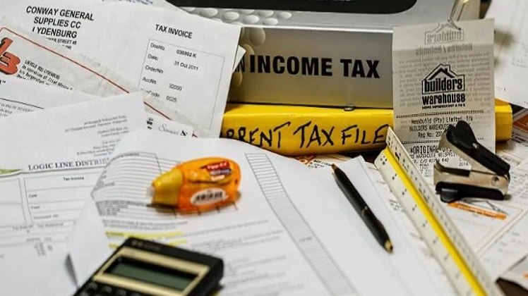 बकाया टैक्स वसूली पर जोर