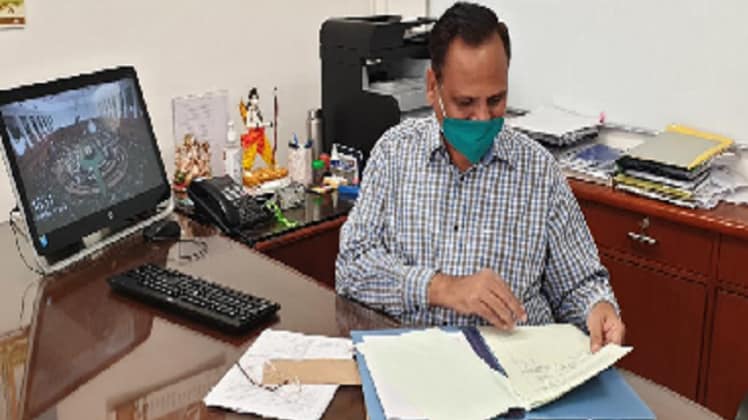 दिल्ली के स्वास्थ्य मंत्री सत्येंद्र जैन