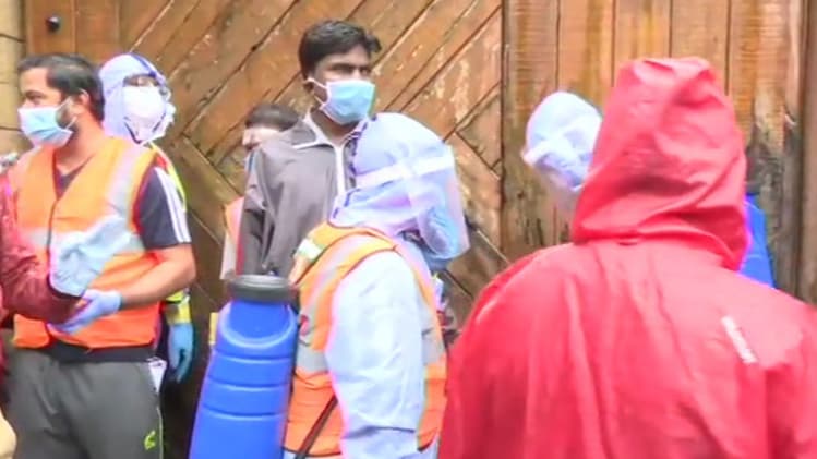 अमिताभ बच्चन का बंगला जलसा होगा सैनिटाइज (फोटो-ANI)