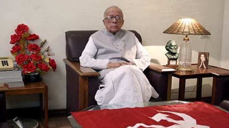 पश्चिम बंगाल के पूर्व सीएम स्व. ज्योति बसु