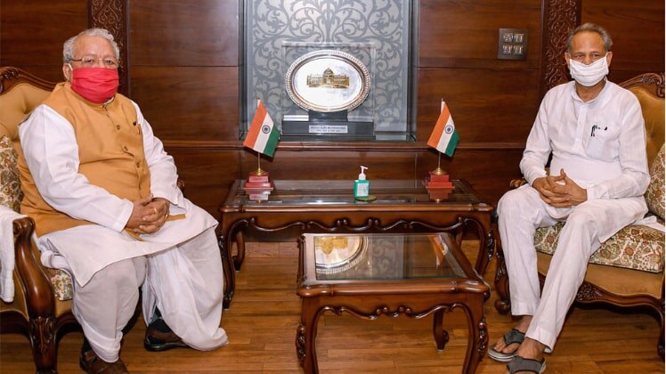 राज्यपाल कलराज मिश्रा और सीएम गहलोत (फोटो- PTI)