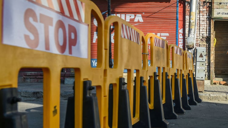 कोविड को देखते हुए सीमाएं सील (फाइल फोटो-PTI)