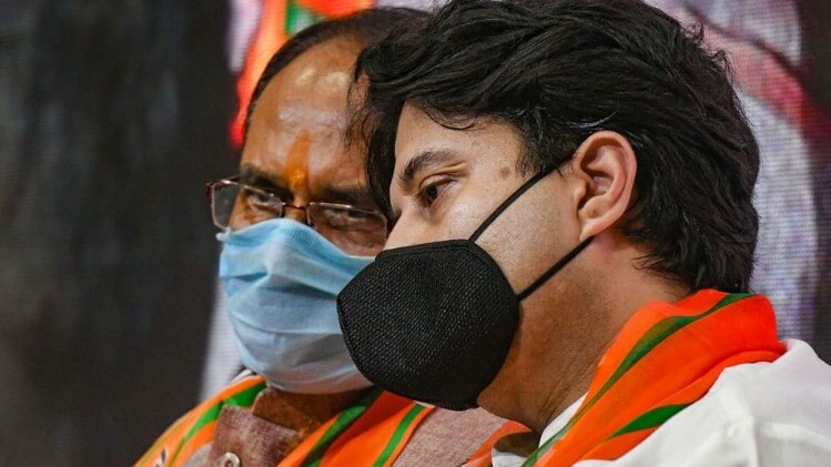मध्य प्रदेश के मुख्यमंत्री शिवराज सिंह चौहान और ज्योतिरादित्य सिंधिया (फोटो-PTI)