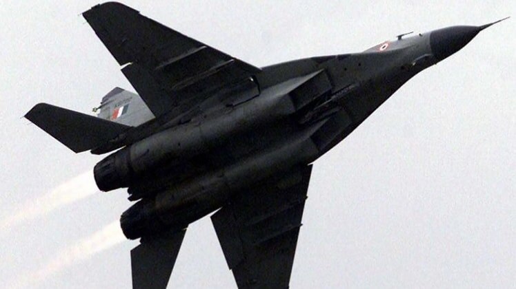 नौसेना के विमानों को भारतीय वायु सेना के बेसों पर तैनात किया जाएगा (फाइल फोटो)