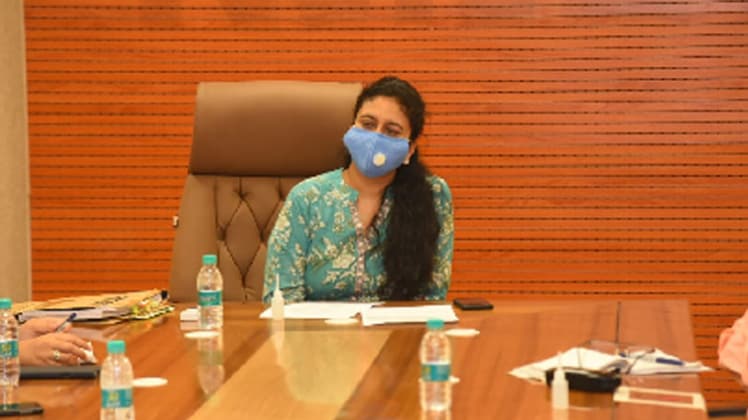 नोएडा अथॉरिटी की सीईओ रितु माहेश्वरी