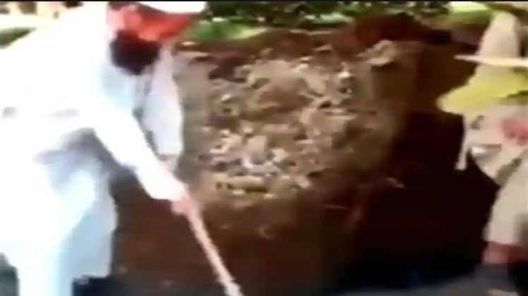 पाकिस्तान में तोड़ी गई गौतम बुद्ध की प्रतिमा