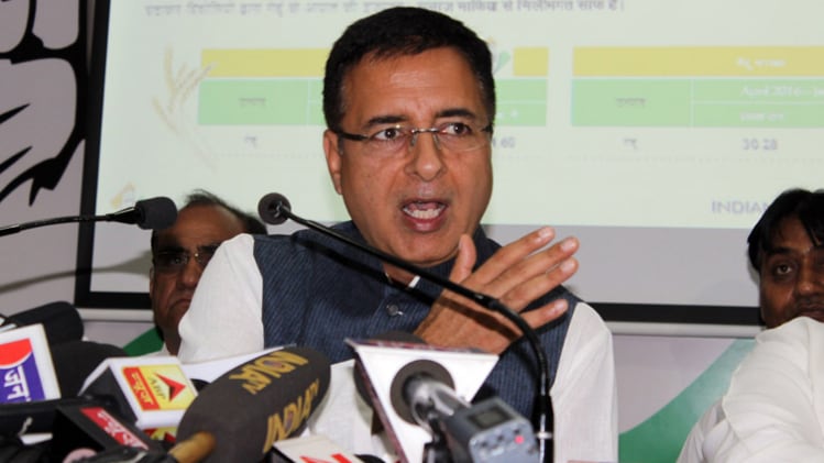 कांग्रेस नेता रणदीप सिंह सुरजेवाला (फोटो-आजतक)