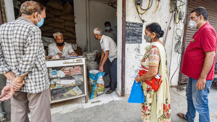 दिल्ली में अब घर-घर पहुंचेगा राशन (PTI)