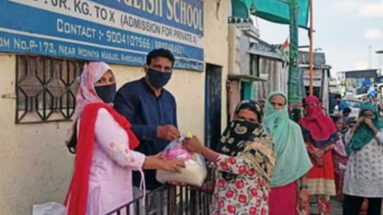 स्कूल चलाने वाला कपल - ANI