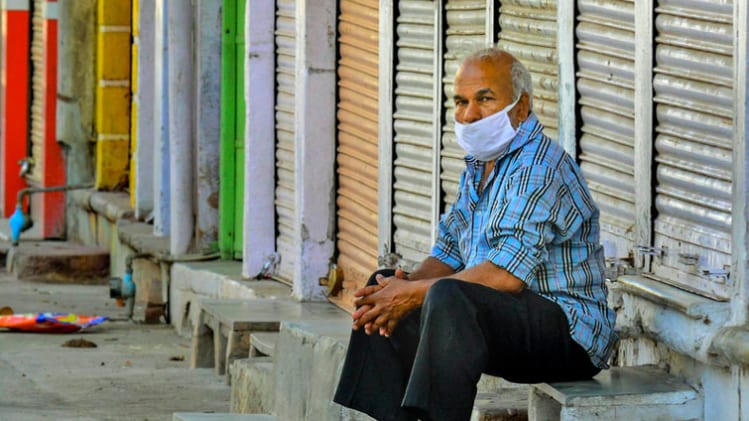 अहमदबाद में मास्क नहीं पहनने पर दोगुना हुआ जुर्माना (फाइल-पीटीआई)