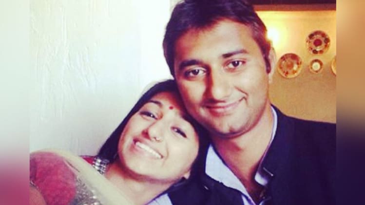 मोहेना कुमारी सिंह अपने भाई के साथ सोर्स इंस्टाग्राम 