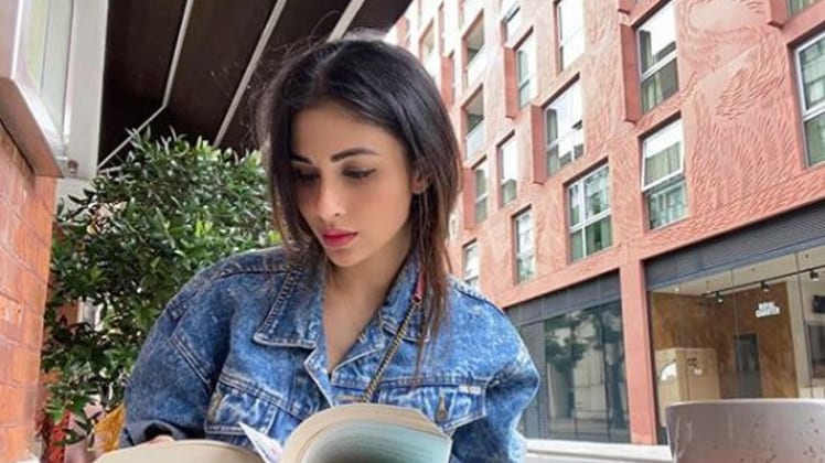 मौनी रॉय