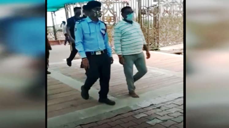 विकास दुबे की हेकड़ी नहीं हुई कम