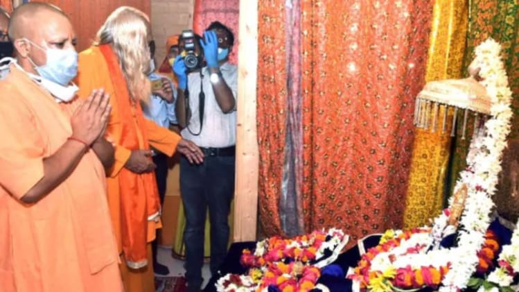 अयोध्या में श्रीराम जन्मभूमि मंदिर के गर्भगृह में भूमिपूजन का जायजा लेने मुख्यमंत्री योगी