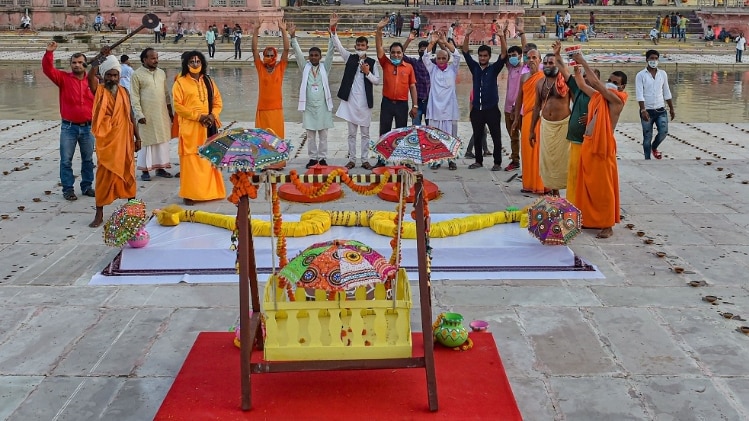 राम मंदिर भूमिपूजन के लिए सजाई गई अयोध्या (फोटो-PTI)