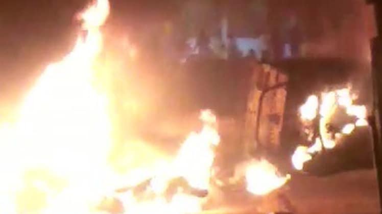 कांग्रेस के विधायक श्रीनिवास मूर्ति के आवास पर हमला (फोटो- ANI)