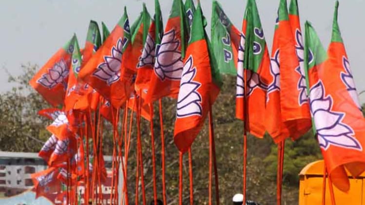 आतंकियों के निशाने पर बीजेपी नेता