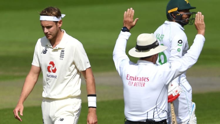 England vs Pakistan: Yasir Shah heaved Stuart Broad for six (Getty)