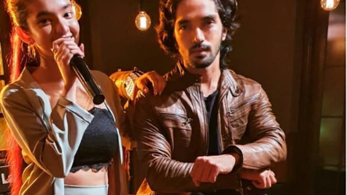 अनुष्का संग हर्ष