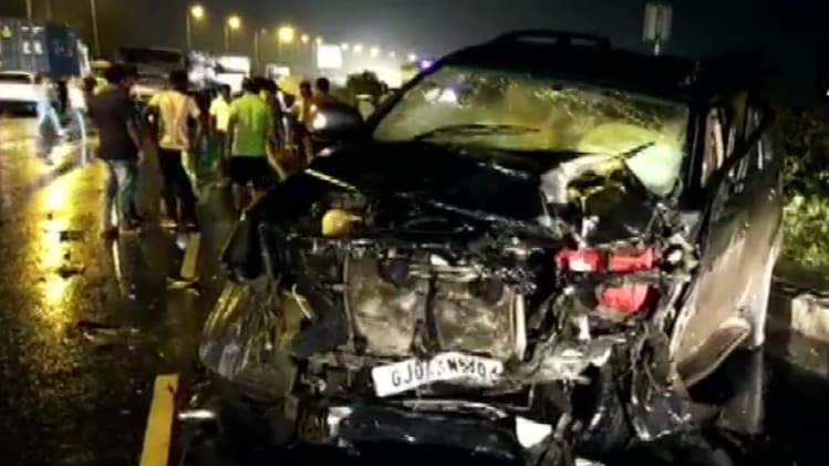 दो कारों में भीषण टक्कर (फोटो- एएनआई)