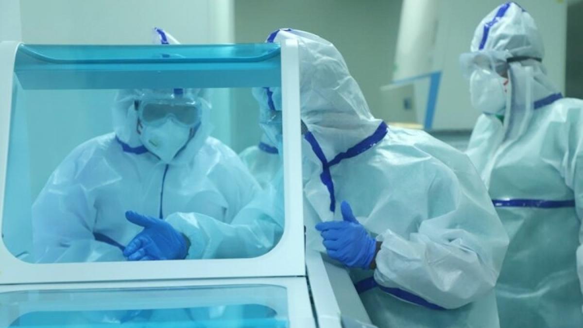 देश में जारी है कोरोना का संकट (PTI)