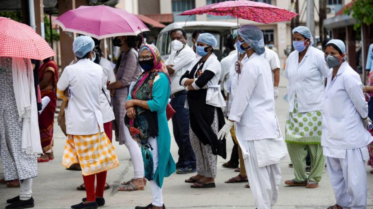 दिल्ली में गर्भवती महिलाओं के लिए ऐप लॉन्च (फाइल फोटो-PTI)