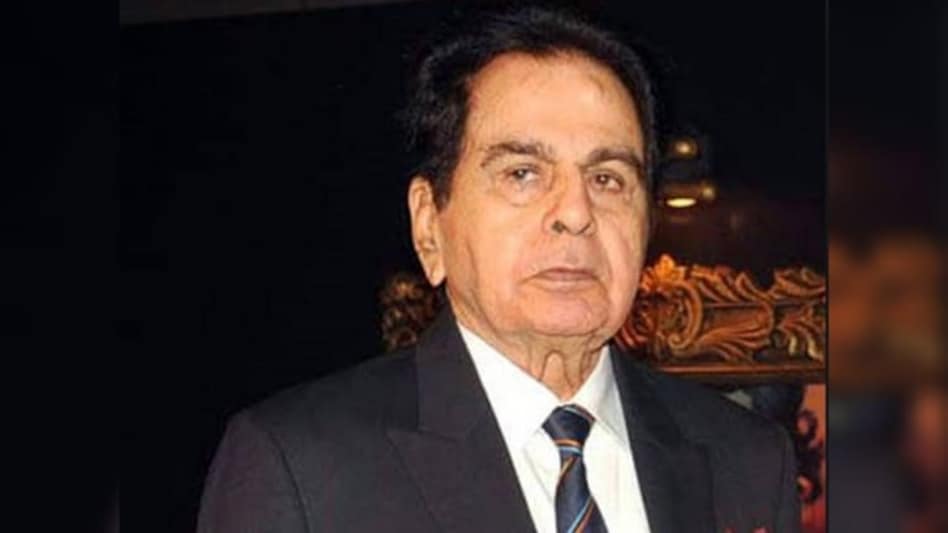 दिलीप कुमार के छोटे भाई असलम खान का निधन, थे कोरोना संक्रमित - dilip kumar younger brother aslam khan died corona positive tmov - AajTak