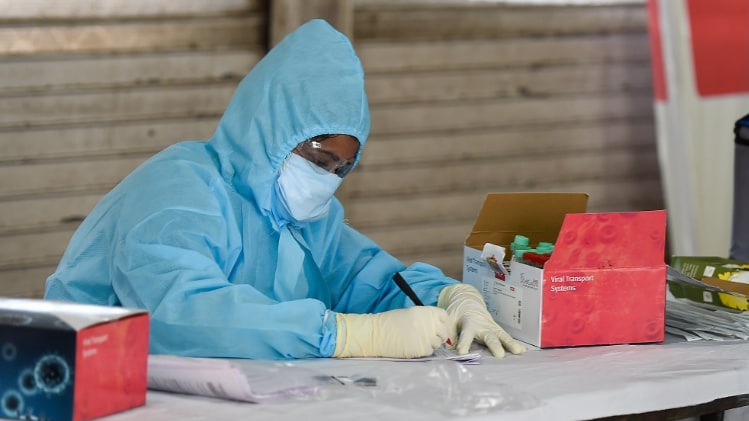 मेडिकल स्टाफ (फाइल फोटो-PTI)