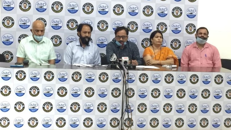 AAP के अध्यापक सेल दिल्ली टीचर्स एसोसिएशन कर रहा है जांच की मांग