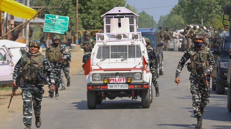 सुरक्षाबलों के जवान (फाइल फोटो-PTI)