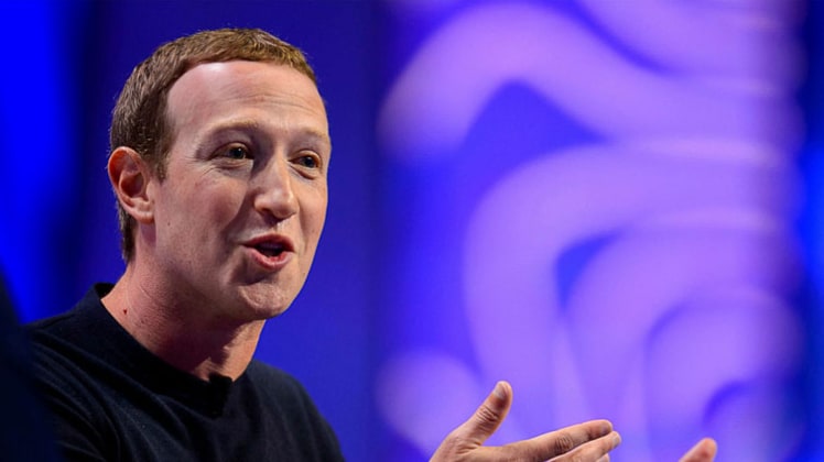 मार्क जुकरबर्ग की कंपनी फेसबुक इन दिनों फिर से विवादों में (फाइल-AP)