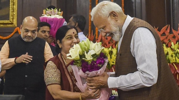 प्रधानमंत्री नरेंद्र मोदी के साथ सुषमा स्वराज (फाइल फोटो)