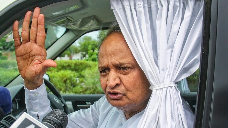 राजस्थान के मुख्यमंत्री अशोक गहलोत (फाइल फोटो-PTI)
