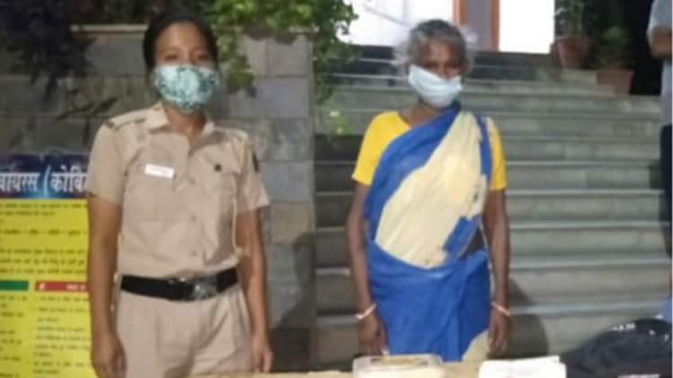 पुलिस ने नाबालिग चोर और उसकी दादी को गिरफ्तार कर लिया है (फोटो- अरविंद)