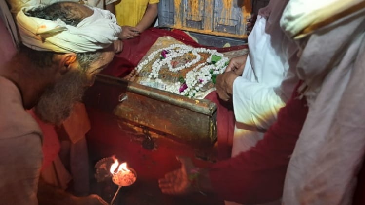 हनुमान निशान की विशेष पूजा (फोटो: अशोक सिंघल)