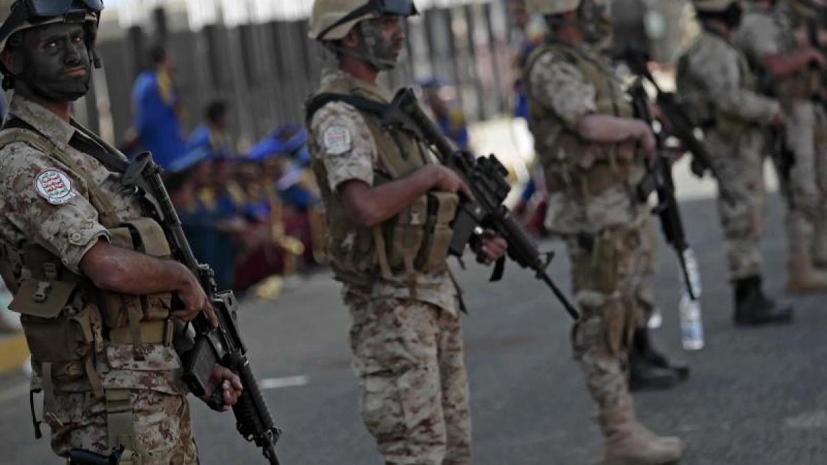 यमन में हौदी विद्रोही और सुरक्षाबलों में संघर्ष जारी (फाइल फोटो- AP)