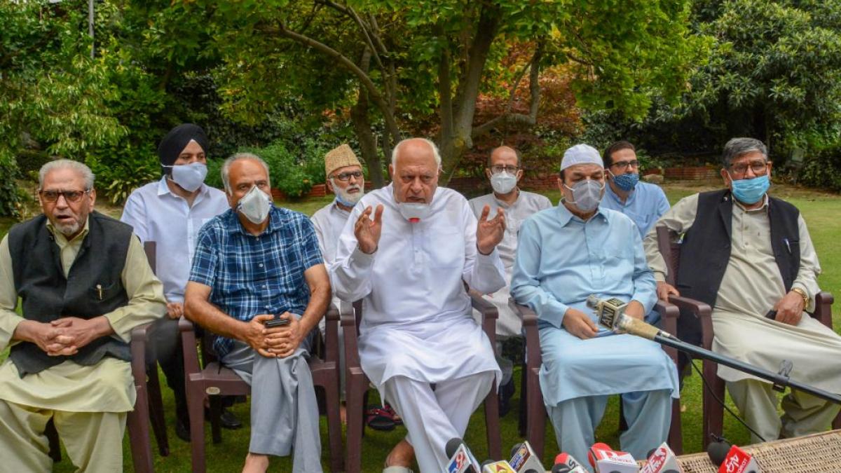 जम्मू-कश्मीर की राजनीतिक पार्टियों के नेता (फोटो-PTI)