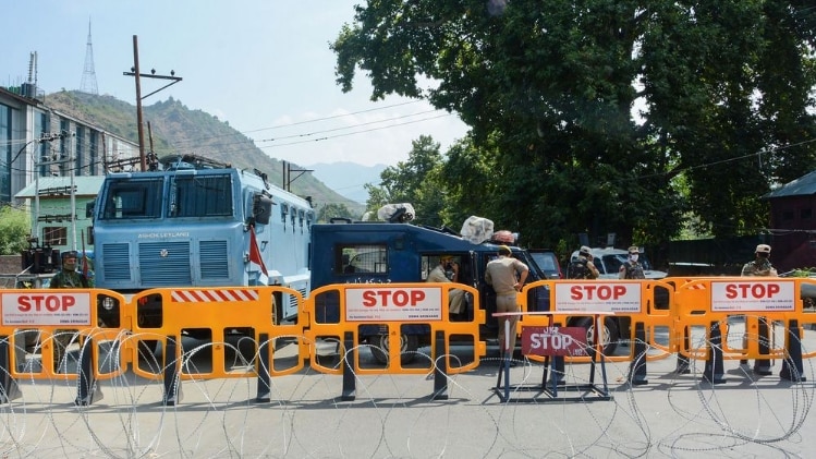 सुरक्षा बलों ने आईईडी बरामद किया है (फाइल फोटो-PTI)