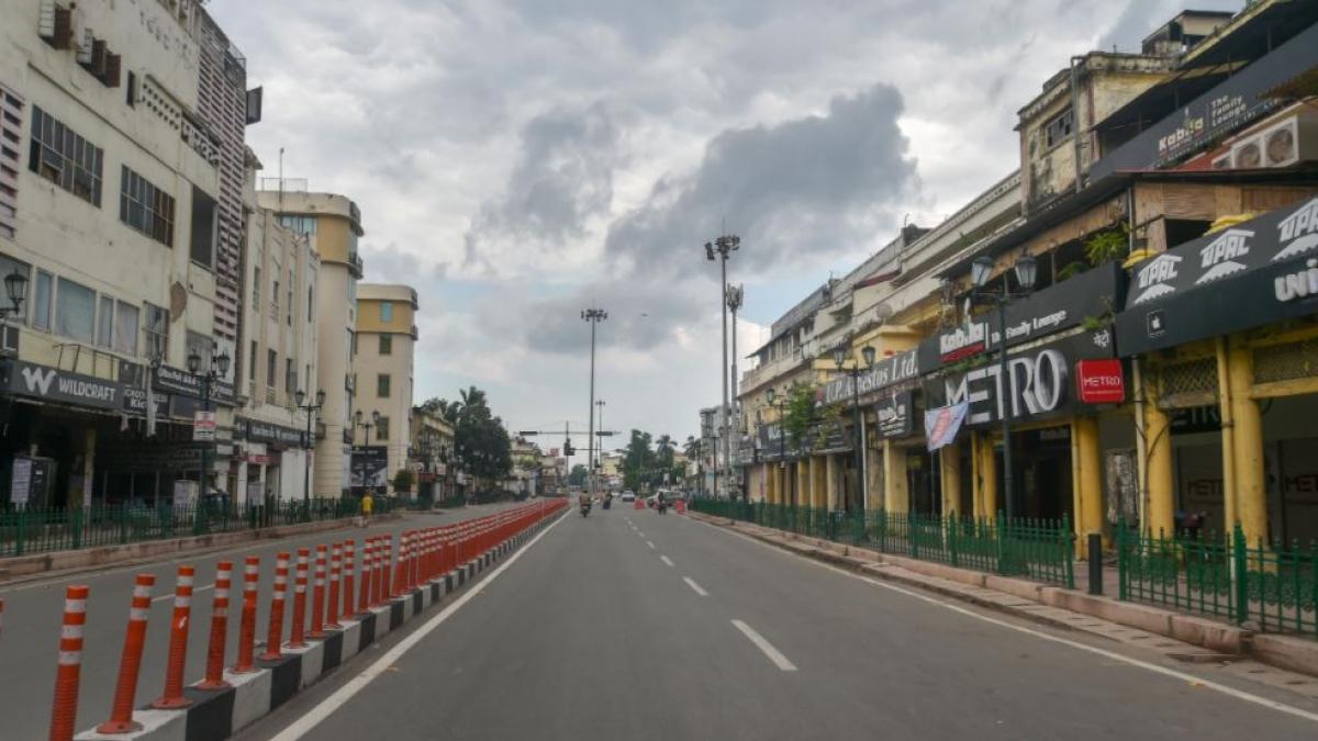 लखनऊ में वीकेंड लॉकडाउन के दौरान सन्नाटा (फोटो-पीटीआई)