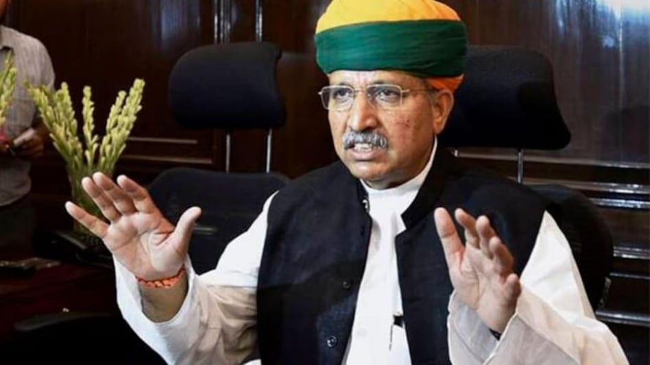 कोरोना पॉजिटिव पाए गए केंद्रीय मंत्री अर्जुन राम मेघवाल, AIIMS में भर्ती - union minister arjun meghwal tested corona positive admitted to aiims today - AajTak