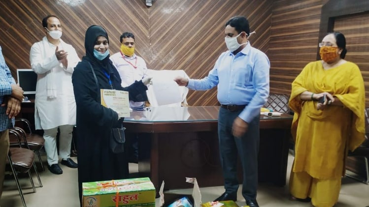 उजमा परवीन का आरोप, मुझे सम्मान दिया इसलिए अधिकारी का हुआ तबादला  