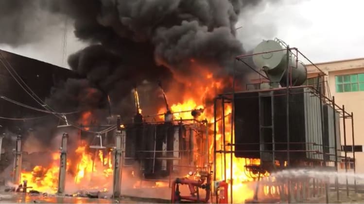 एनपीसीएल के सब स्टेशन में भीषण आग 