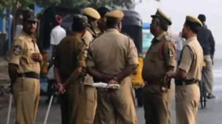घटनास्थल पर पुलिस (सांकेतिक तस्वीर)