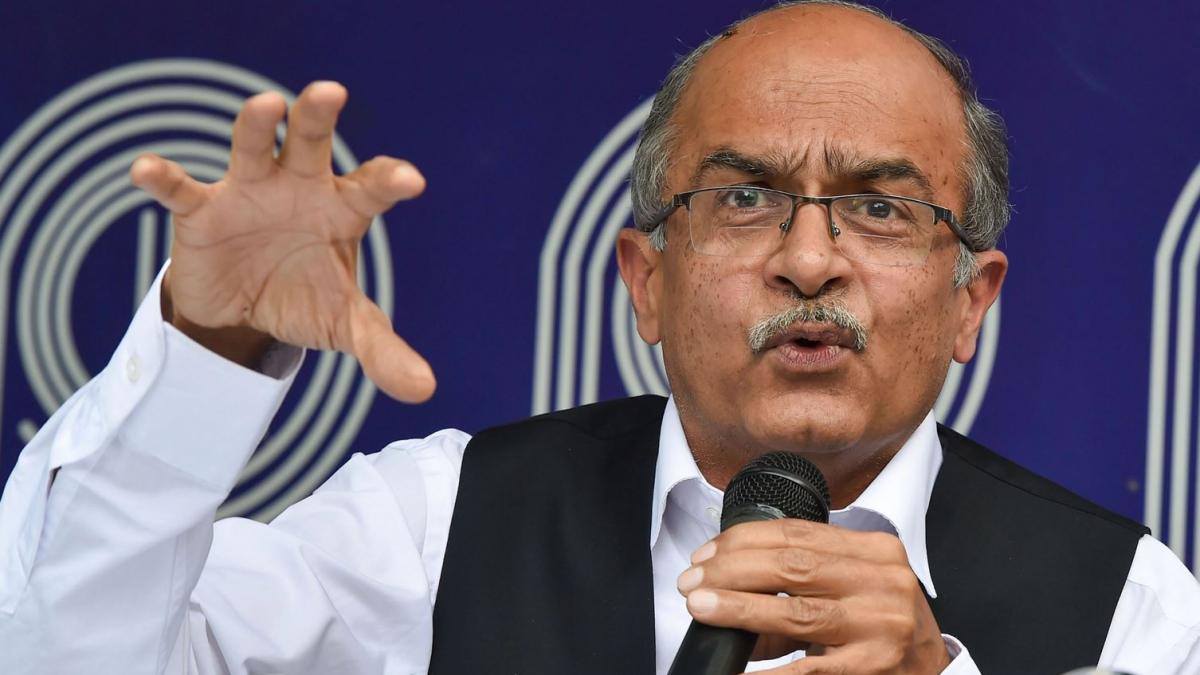 प्रशांत भूषण, सुप्रीम कोर्ट के वकील (फोटो- पीटीआई)