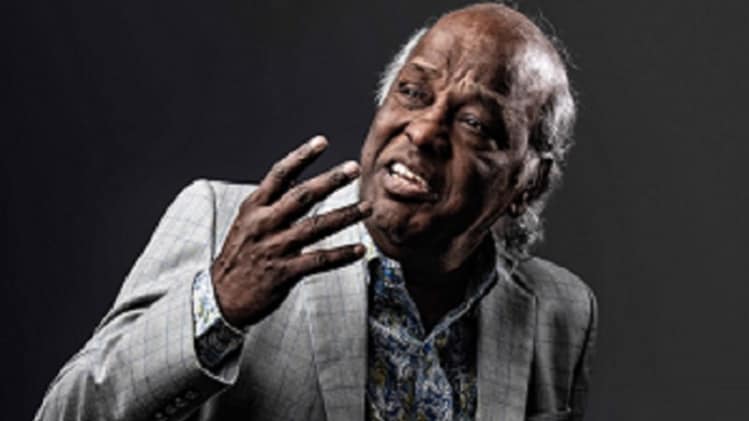 मशहूर शायर राहत इंदौरी (फाइल फोटोः बंदीप सिंह)