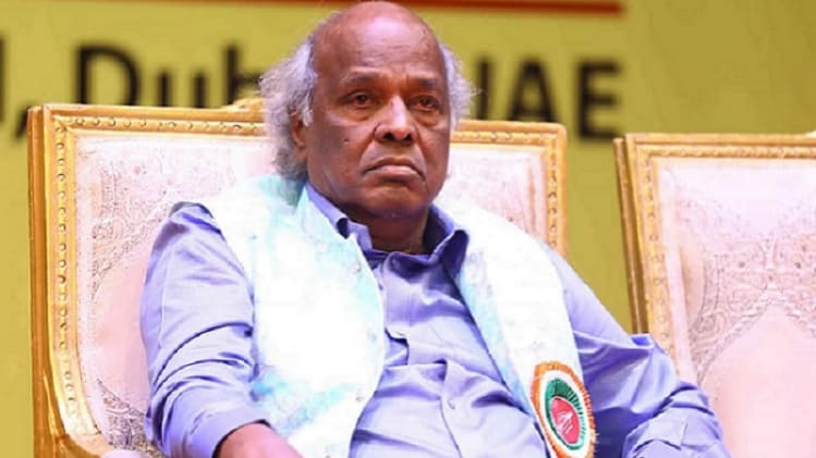 मशहूर शायर राहत इंदौरी (फाइल फोटो)